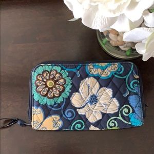 VERA BRADLEY WALLET / WRISTLET